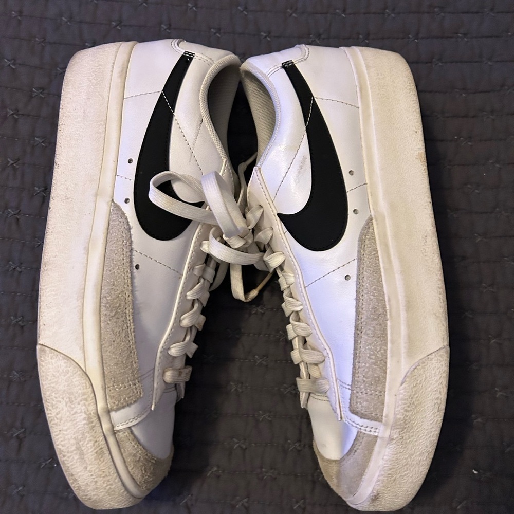 Nike Blazer Low 77 White Shoes Sneakers Women's 10.5. - Picture 5 of 8